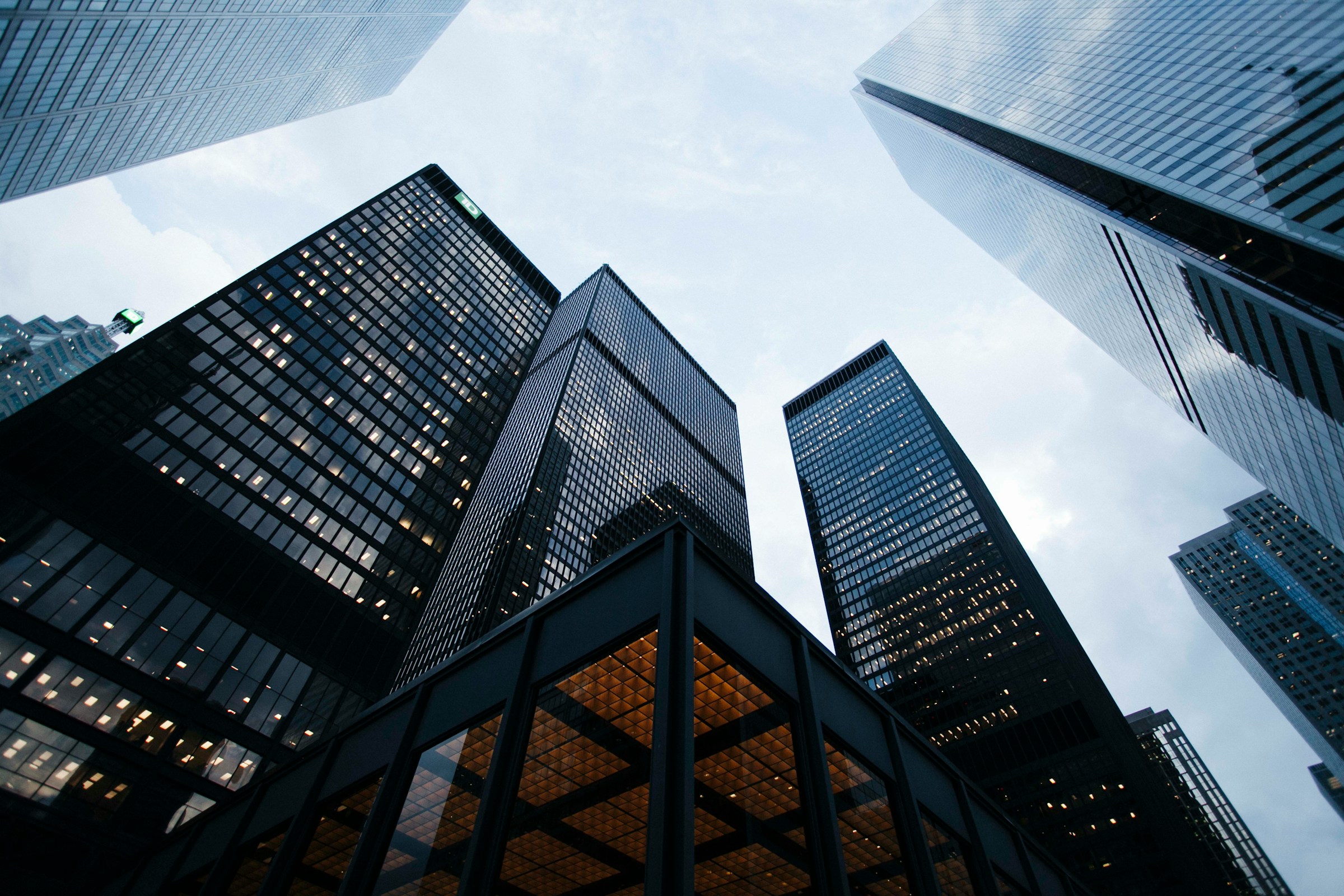 Crafting Winning Business Strategies in the Digital Age